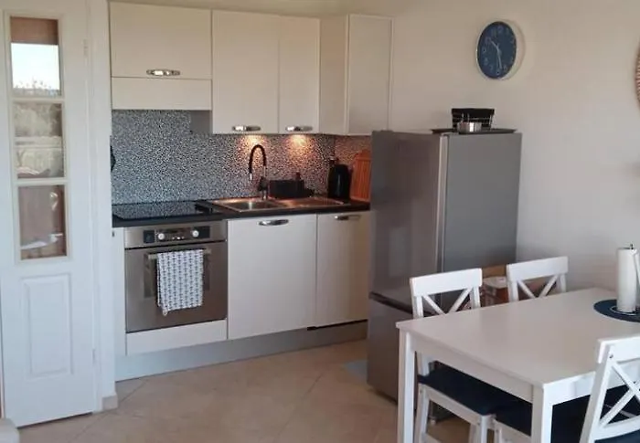 Feels Like Juan Flore - Air-conditioned Furnished With Terrace & Parking Apartment *